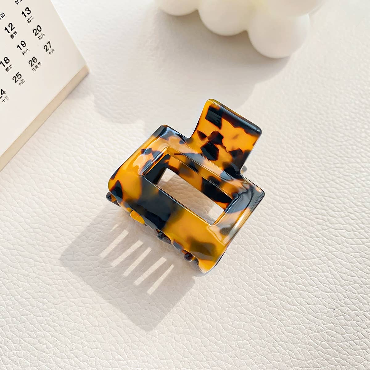 High-End Acetate Board High Ponytail Grab Clip