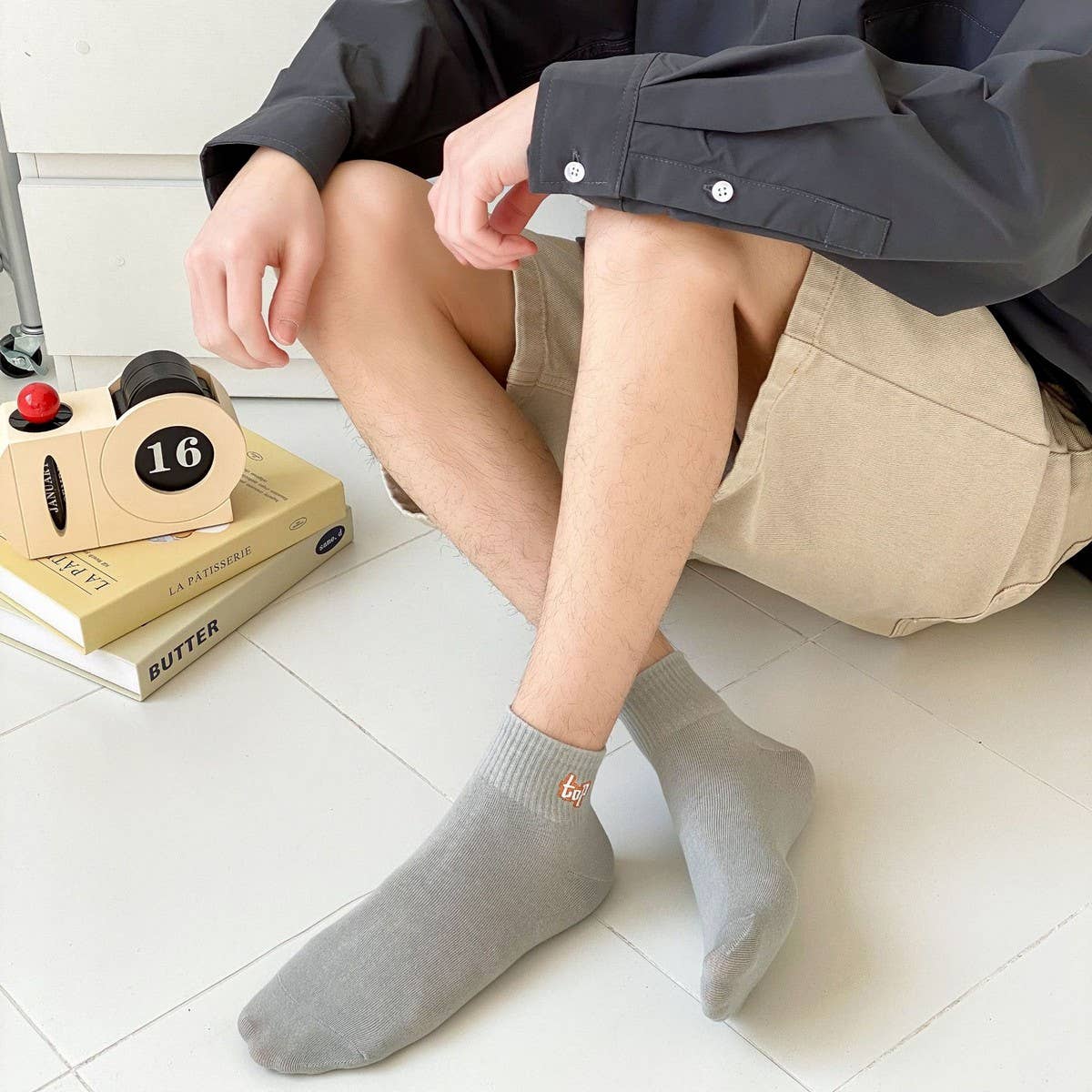 NEW EMBROIDERED SPORTS SOCKS FOR MEN_CWMS2020