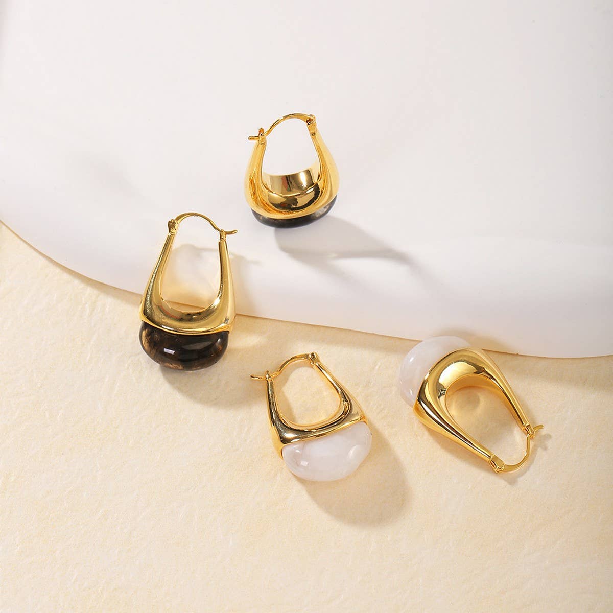 MINIMALIST STAINLESS STEEL SMOOTH TEARDROP EARRINGS_CWMM8906