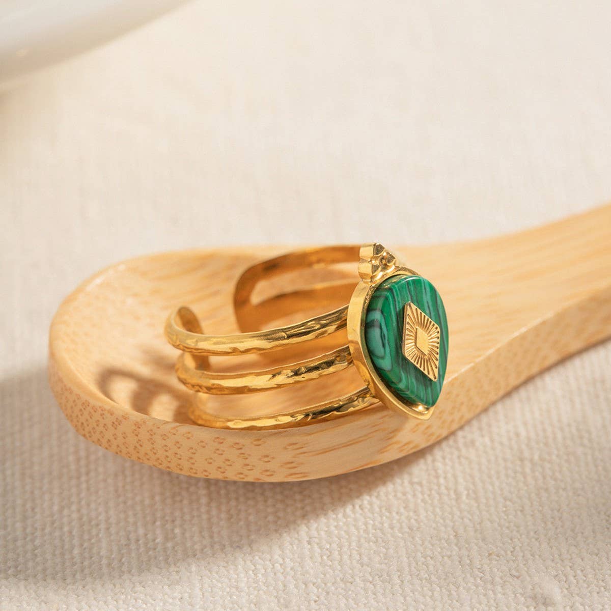 FRENCH OPENING ADJUSTABLE VINTAGE HOLLOW RING_CWAJE1406