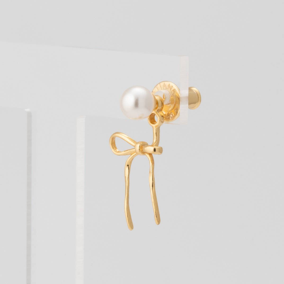 SWEET AND ELEGANT PEARL BOW EARRINGS_CWMM5510