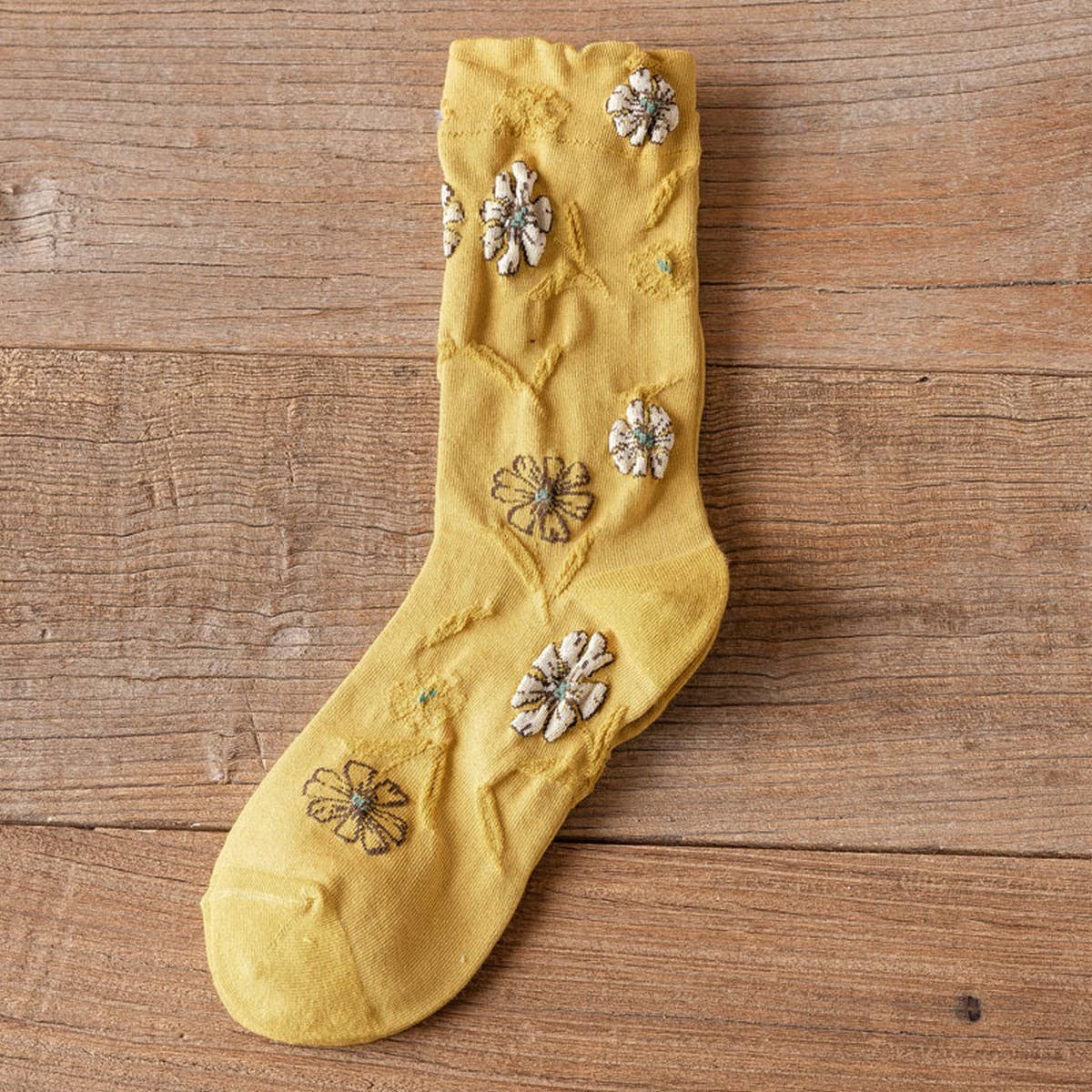 Three-Dimensional Relief Flower Mid-Tube Socks_Cwms0416
