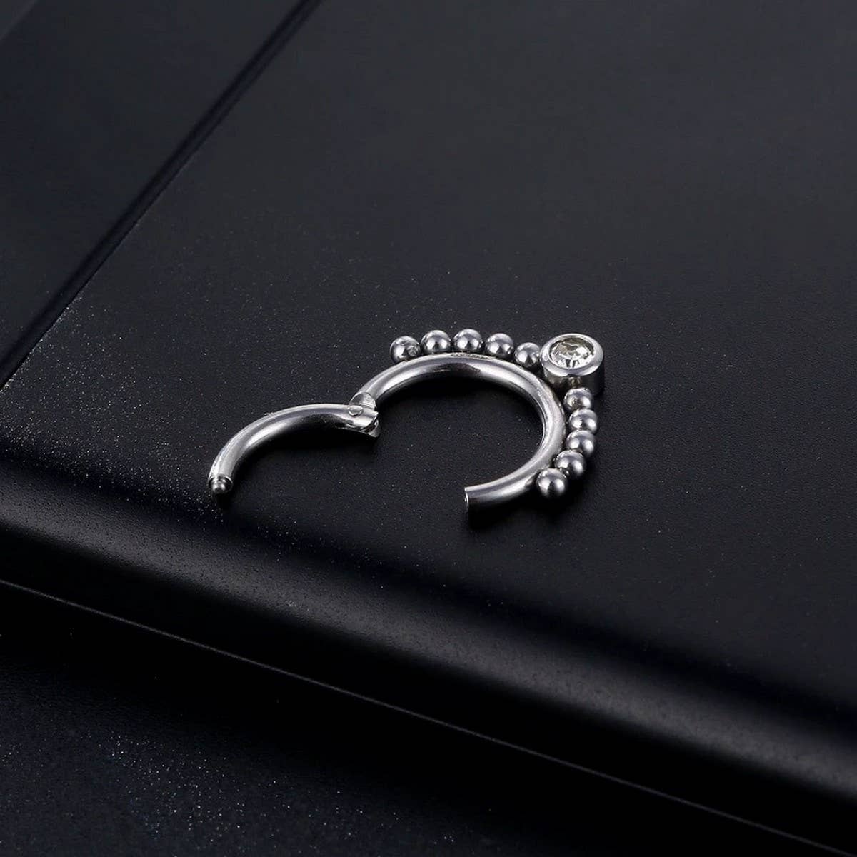 GEOMETRIC TITANIUM NOSE STUD WITH ZIRCON_CWMM9527