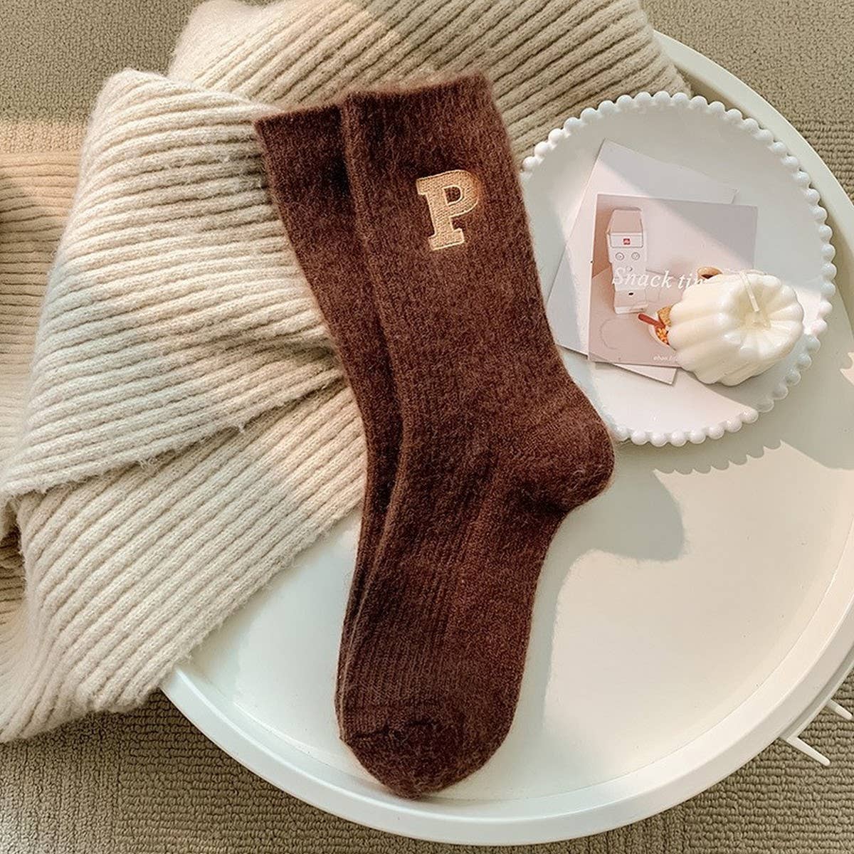 AUTUMN AND WINTER WARM LETTER P MID TUBE SOCKS_CWMS1059