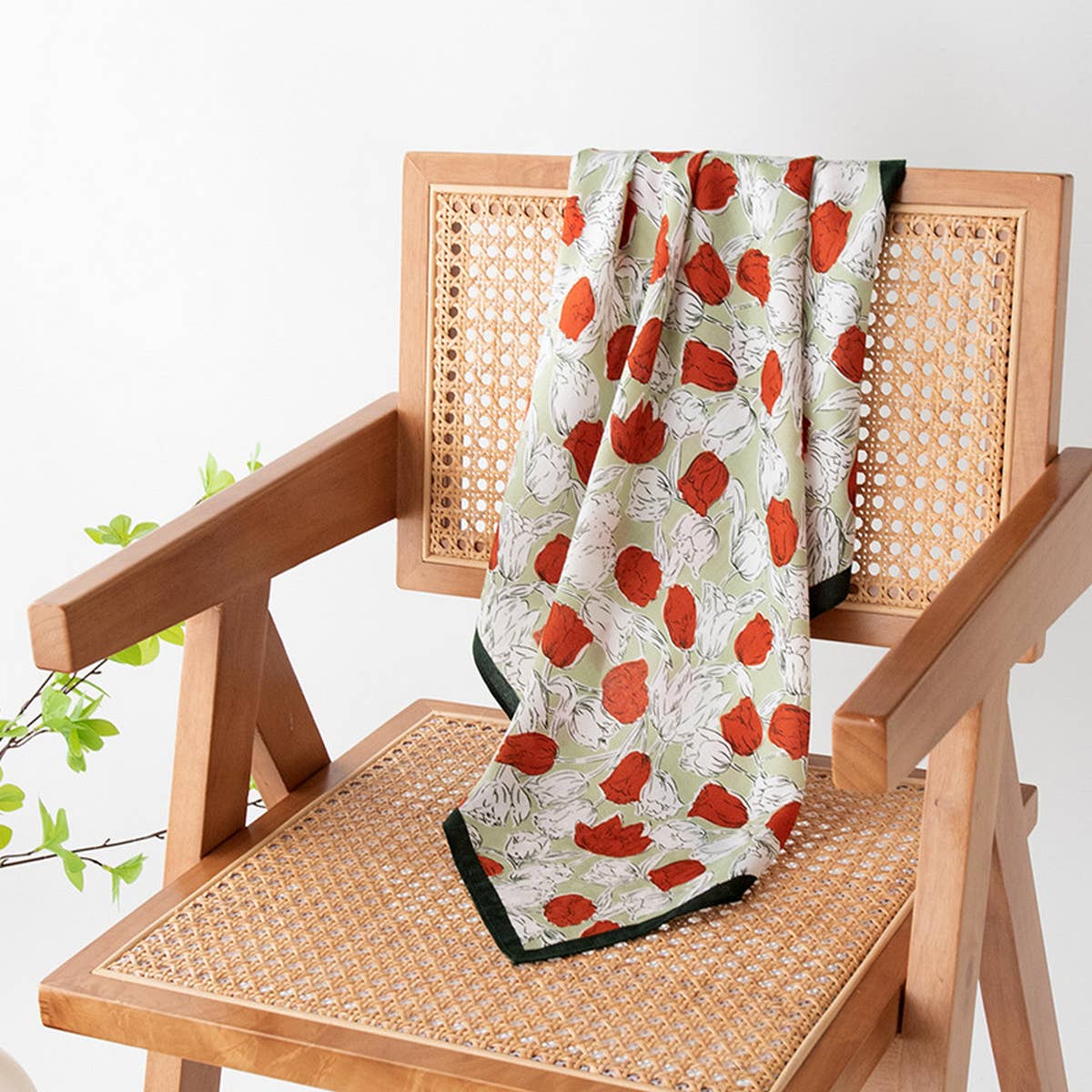 Retro Contrast Rose Print Square Scarf_Cwasc0938