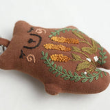 HAND EMBROIDERED WHEAT FLOWER BEAR PLUSH CHARM_CWMM6016