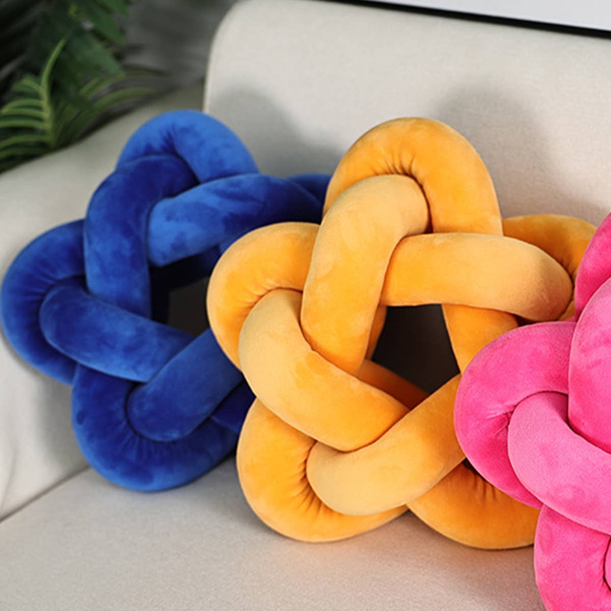 STAR SHAPED KNOTTED PILLOW AND CUSHIONS_CWMM0854