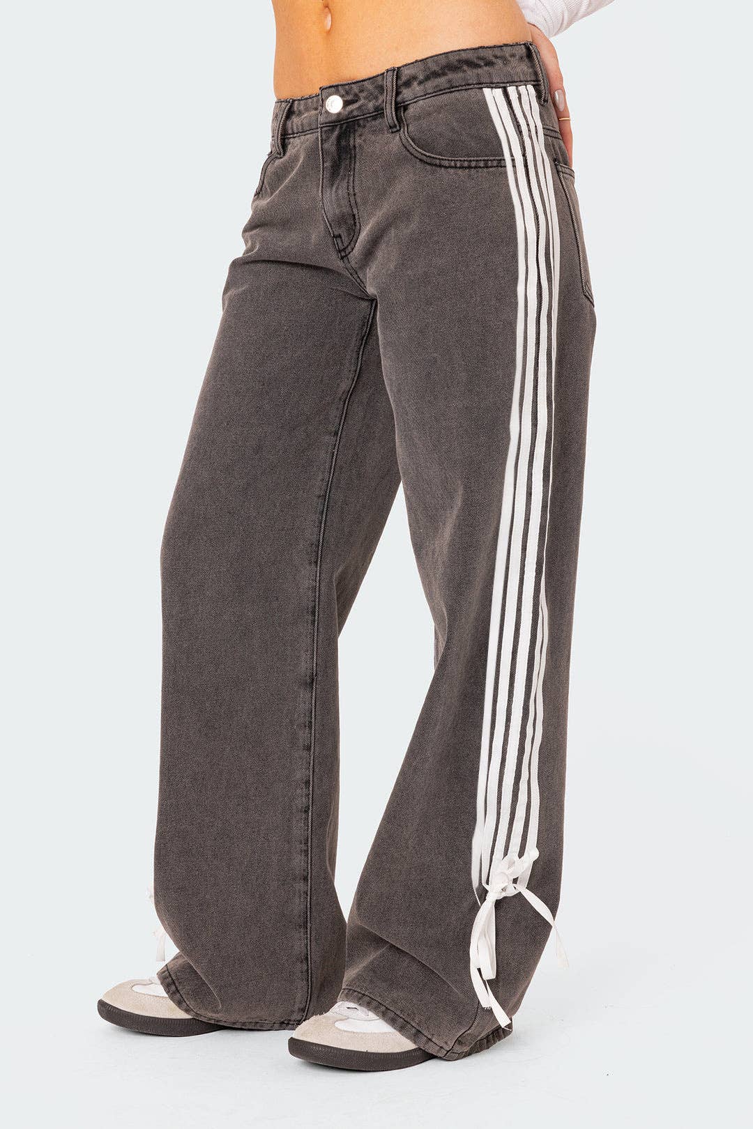 Wide-Leg Straight Leg Jeans With Side Stretch