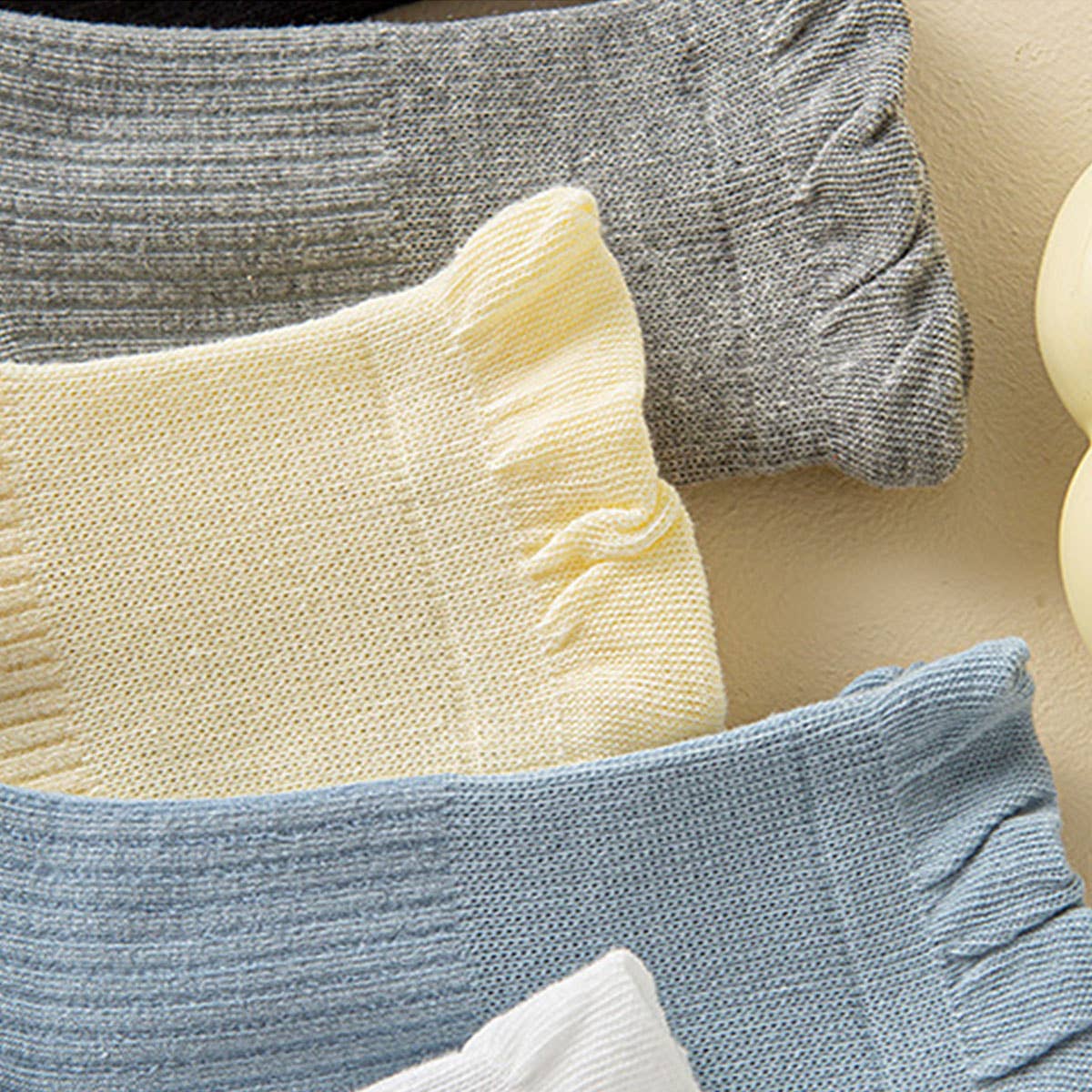 THIN SOLID RUFFLE CREW SOCKS FOR SUMMER_CWMS1374