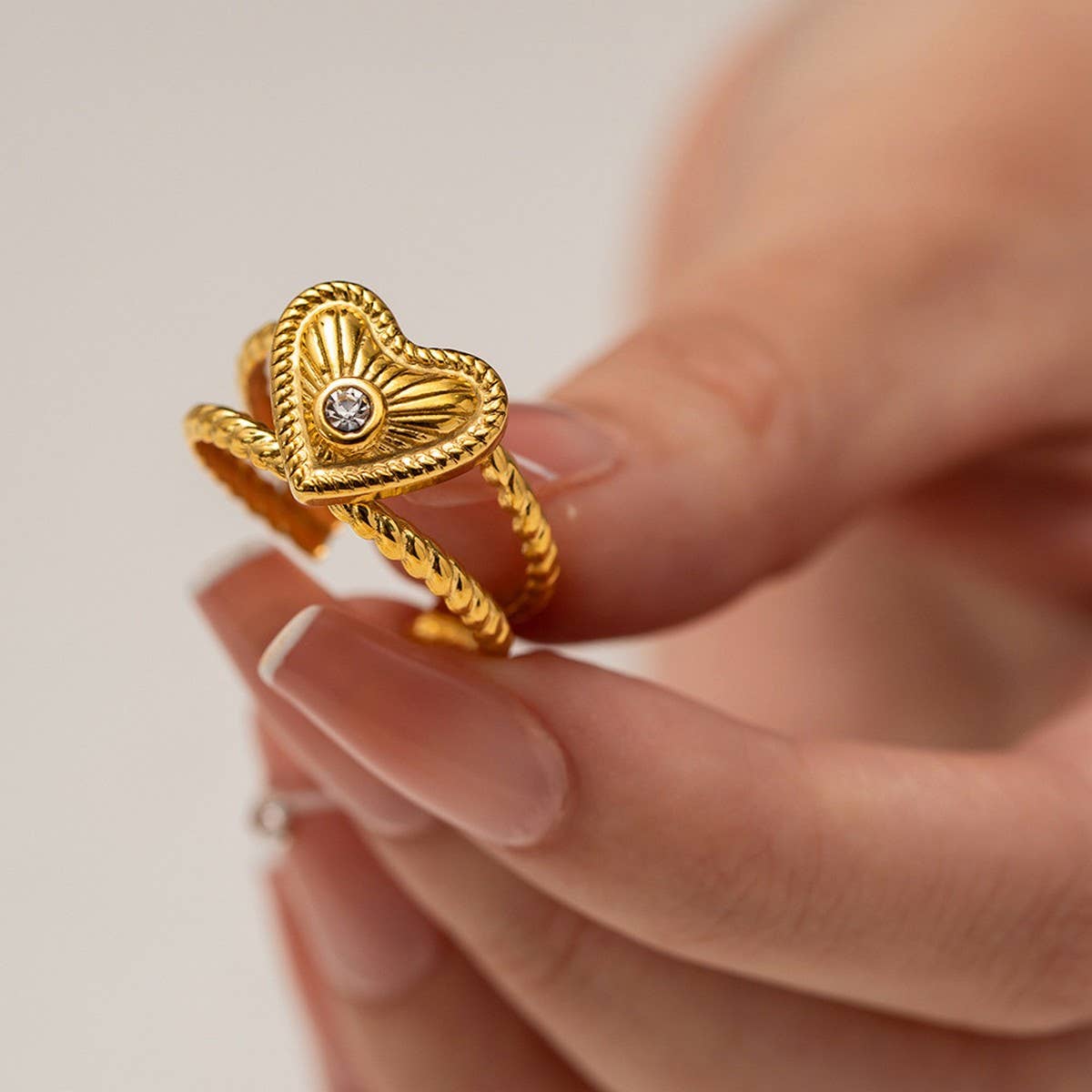 18K GOLD PLATED ZIRCON INLAID HEART RING_CWAJE1247