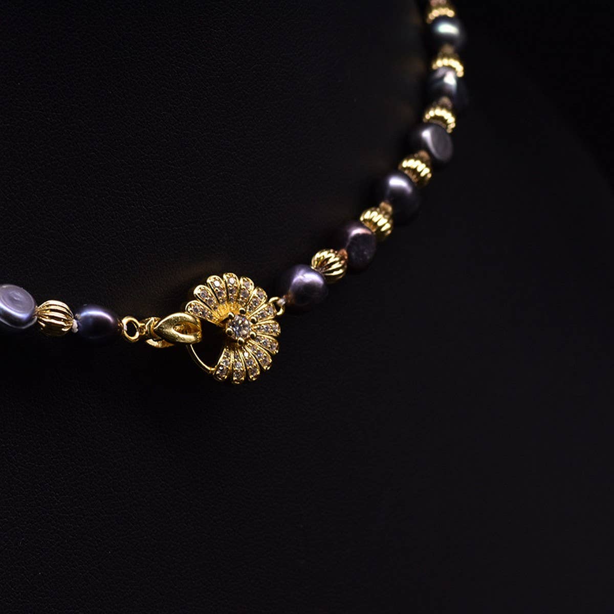 Womens All-Match Niche Natural Pearl Necklace