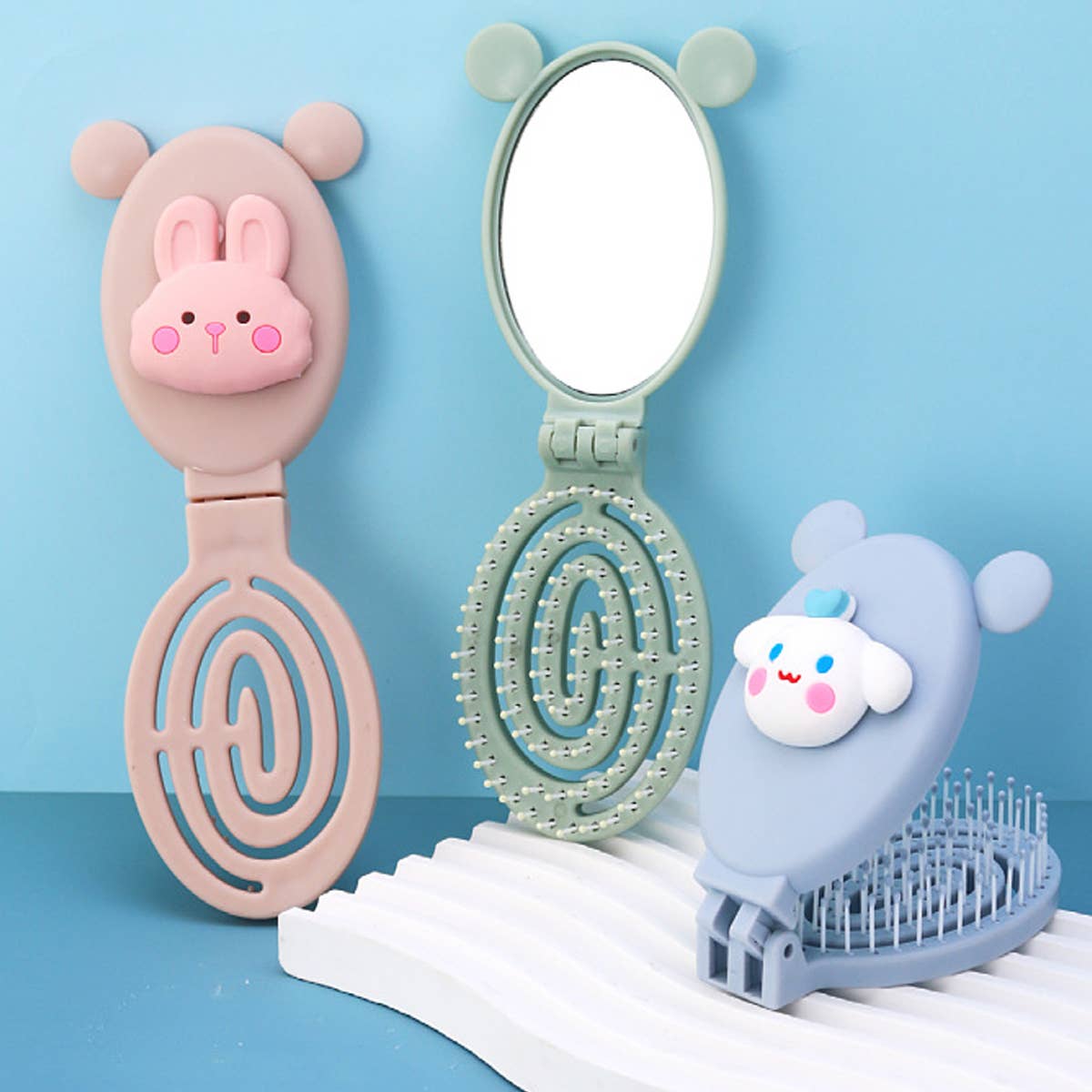 CUTE CARTOON PORTABLE FOLDING COMB_CWMM0903