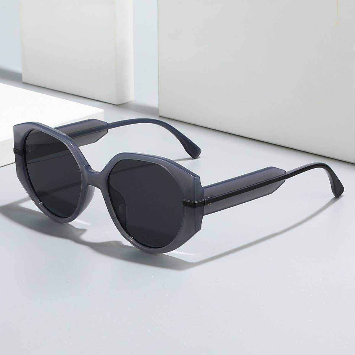 FULL FRAME ROUND FASHION SUNGLASSES_CWASG0527