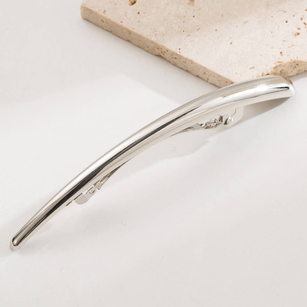 Wrinkled Metal Hair Clip Elegant Low Ponytail_Cwmm8539