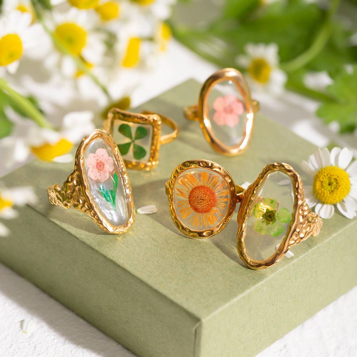 ROUND PRESERVED DRIED FLOWER RING_CWAJE1777