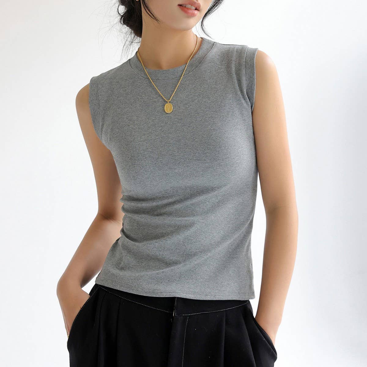 PURE COTTON ROUND NECK BASIC BOTTOMING TANK TOPS_CWTTK0800
