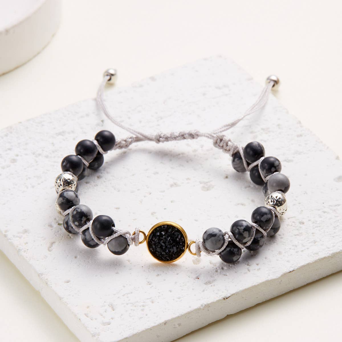 HAND WOVEN ROUND STONE BRACELET_CWAJE2425