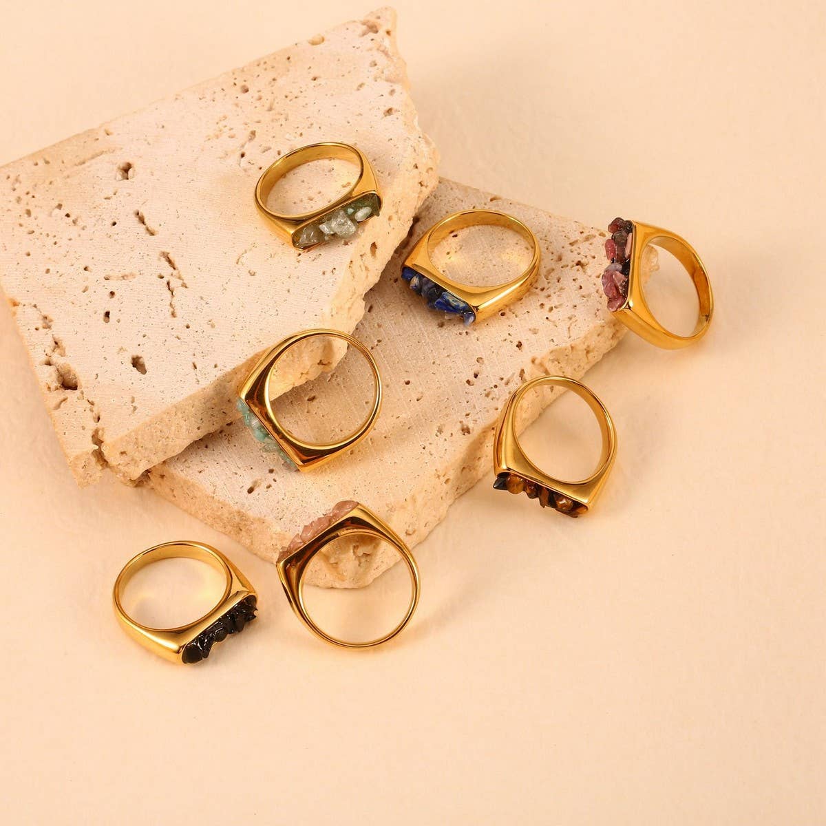 DESIGNER 18K STEEL RING WITH CRUSHED GEMSTONE_CWMM8933