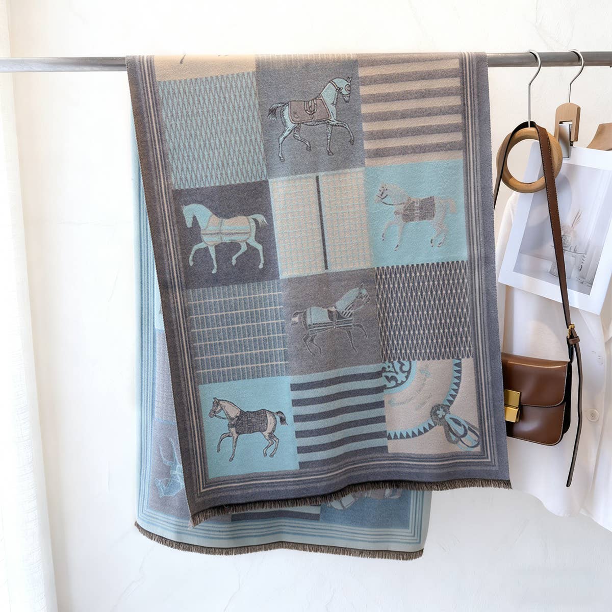 Luxury Carriage Reversible Tassel Scarf_Cwasc03453