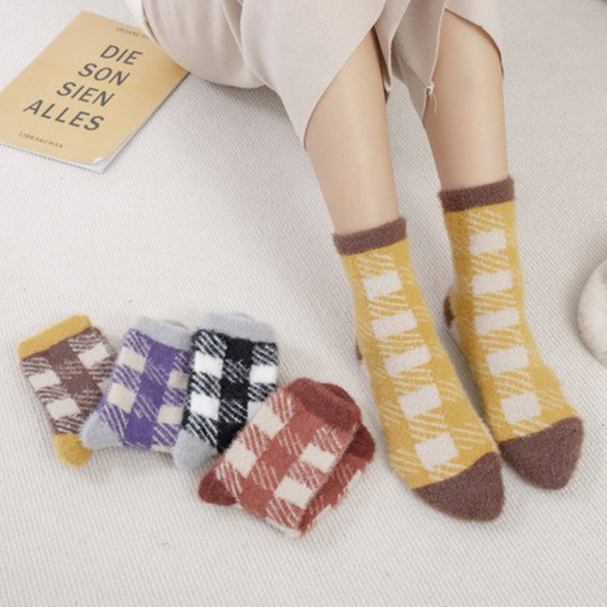 MID TUBE WINTER WARM PLUSH SLEEPING SOCKS_CWMS0969