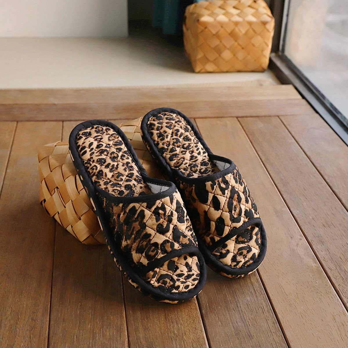 LEOPARD BOW INDOOR SLIPPERS NON SLIP QUIET_CWSHF0197