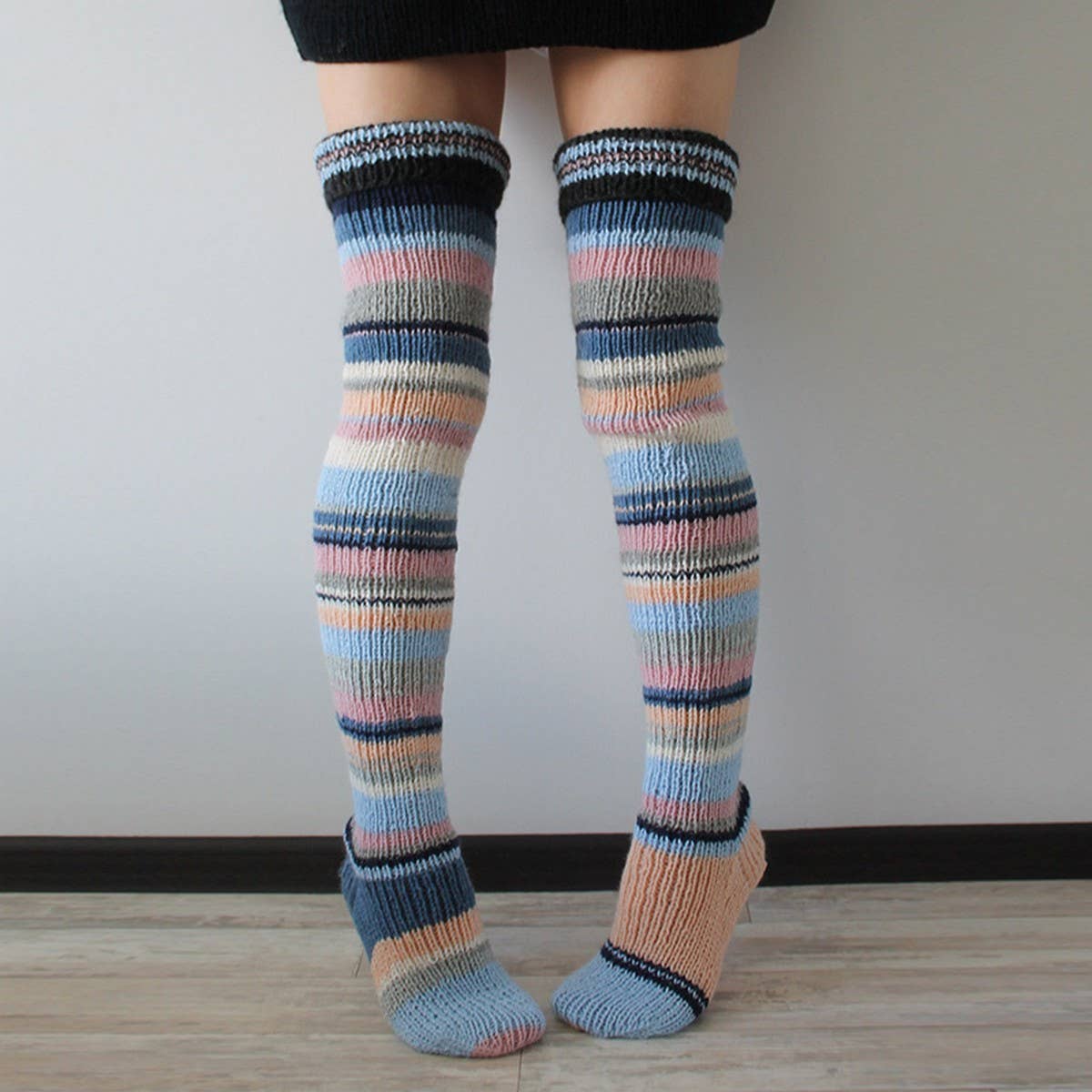 FASHION STRIPED LONG OVER THE KNEE SOCKS_CWMS0848