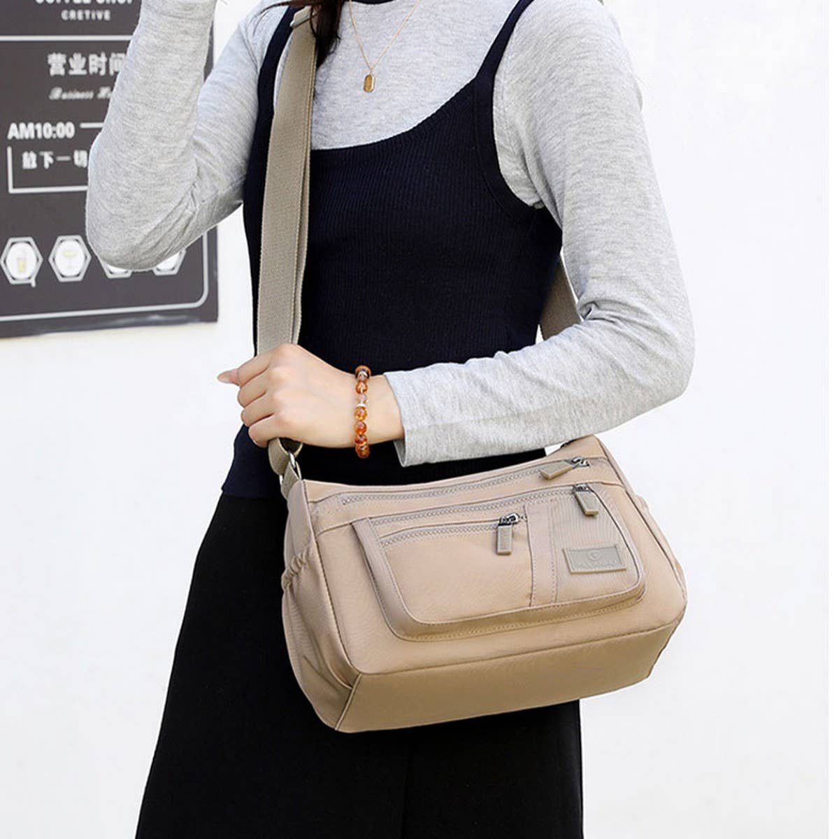 LARGE CAPACITY MULTI COMPARTMENT SHOULDER BAG_CWASC1780