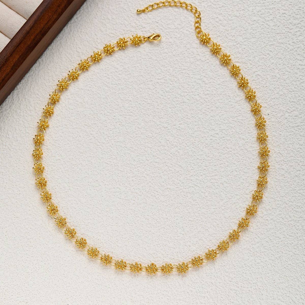 Vintage Flower Necklace Sun Pattern Necklace_Cwmm3622