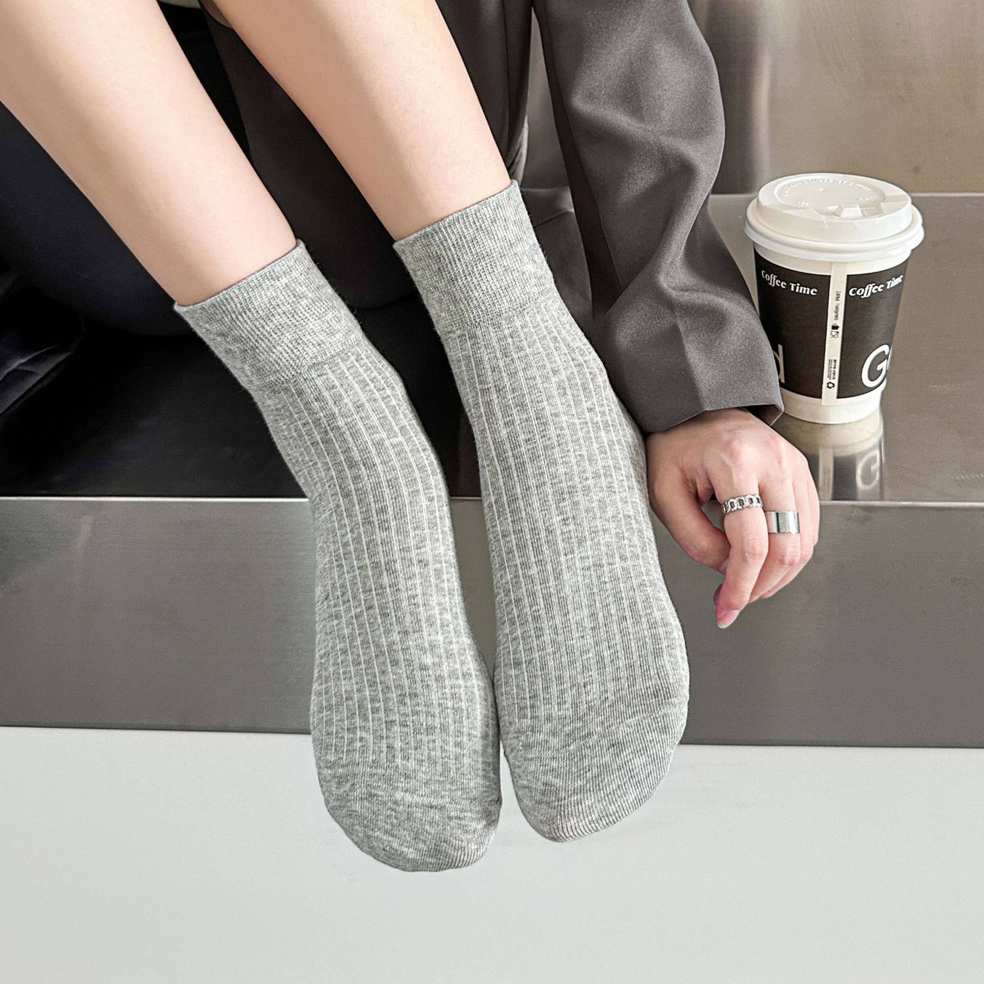 SIMPLE STYLE SOLID COTTON CREW SOCKS FOR WOMENS_CWMS1373
