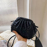 SIMPLE AND VERSATILE WOVEN CLOUD BAG_CWAB3331