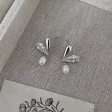 LOVE FRESHWATER PEARL STUD EARRINGS_CWAJE1297