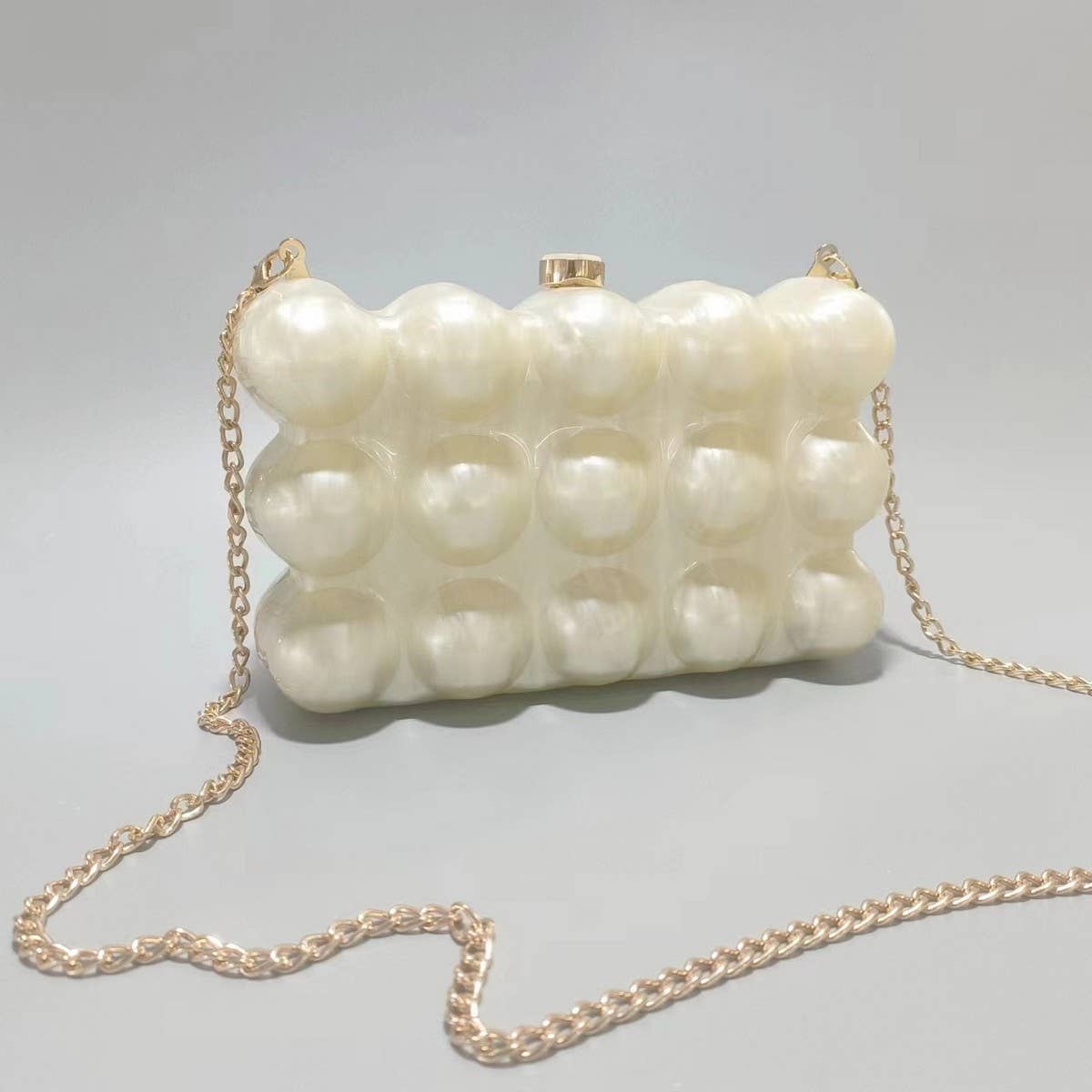 Wavy Pearl Eggshell Acrylic Crossbody Clutch Bag_Cwab5867