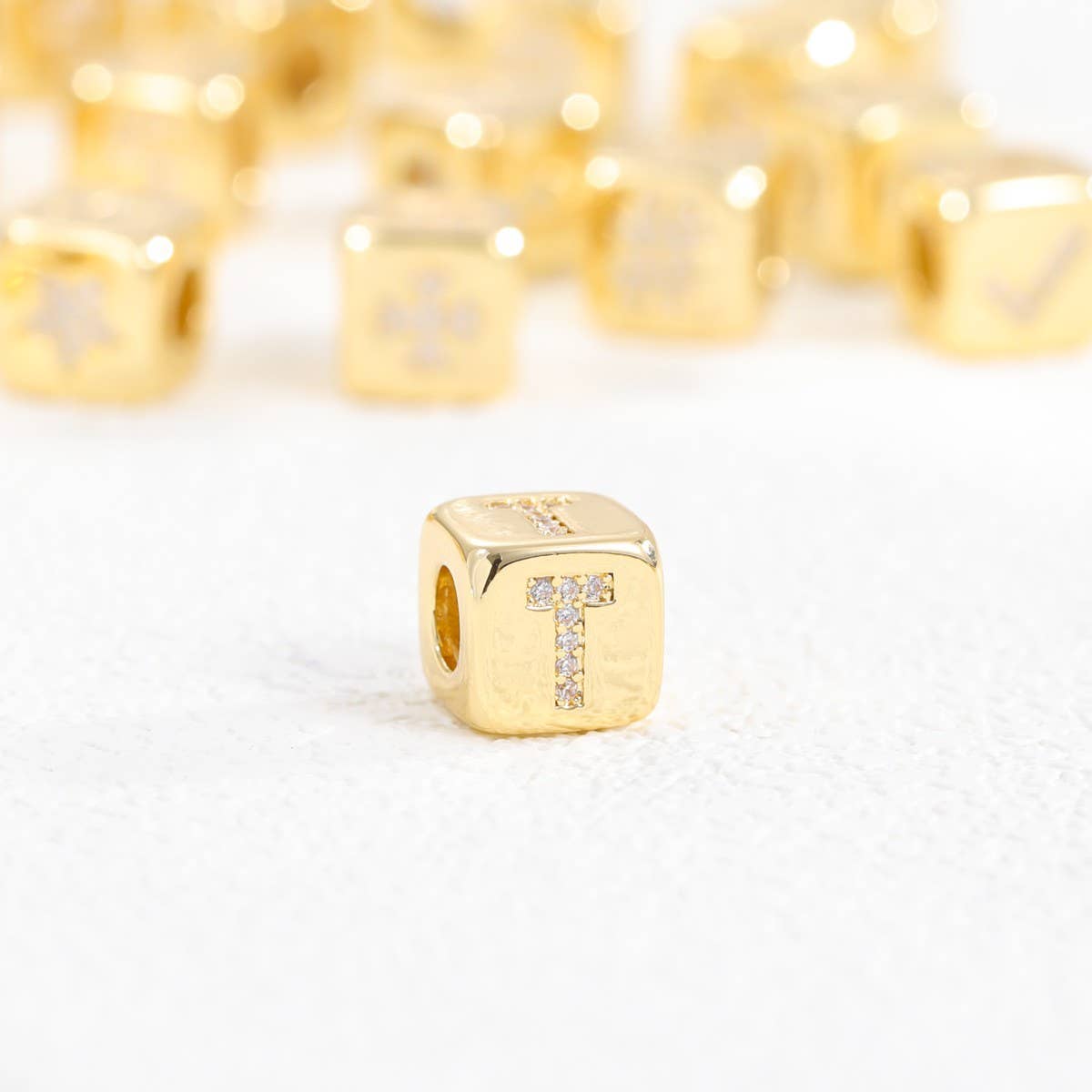 18K GOLD PLATED ZIRCONIA DICE PENDANT NECKLACE_CWMM5876