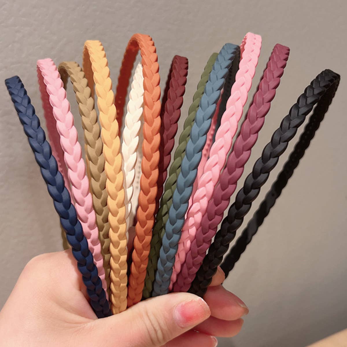 BRAIDED DESIGN HEADBAND_CWAHA0216