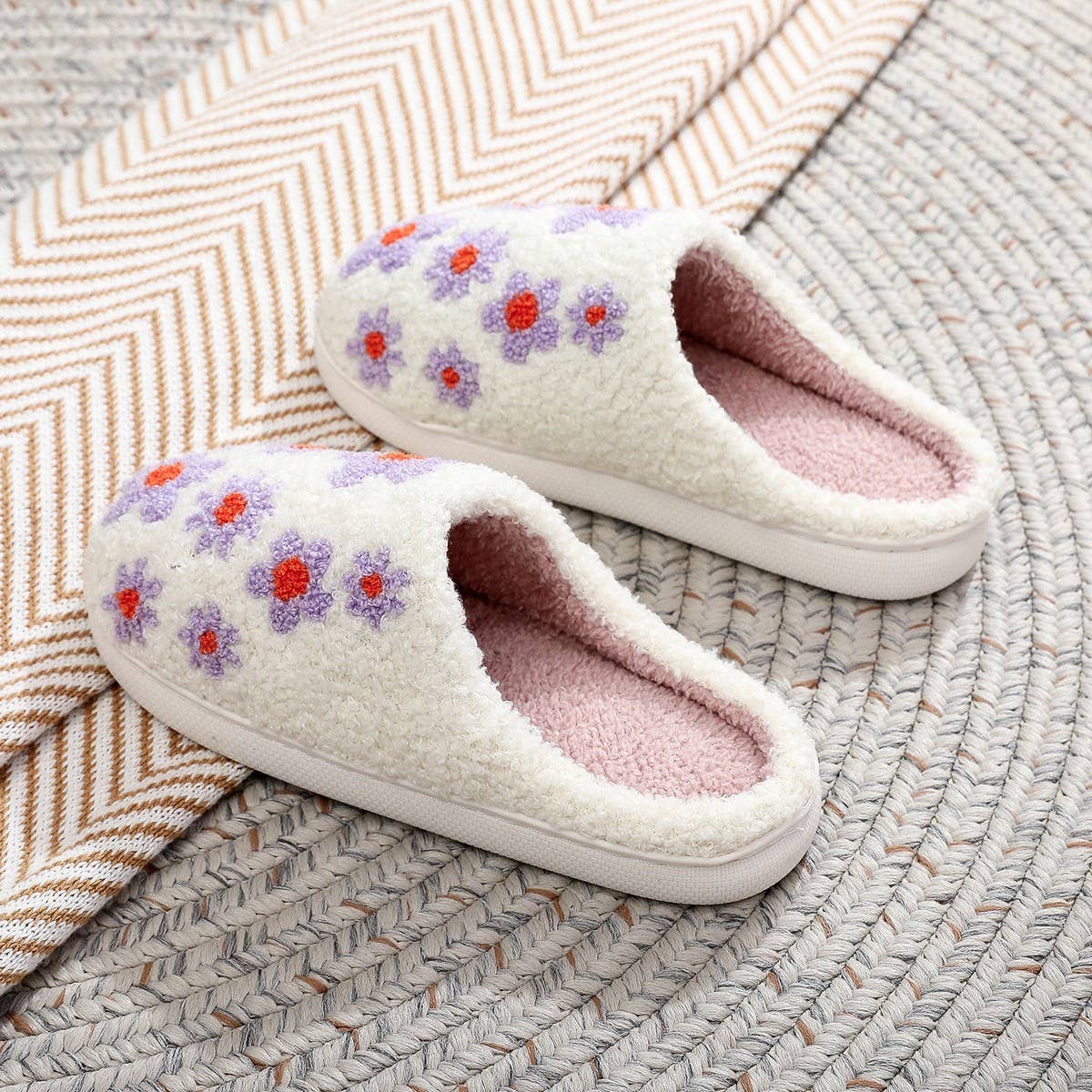 PURPLE LILAC EMBROIDERED COTTON SLIPPERS_CWSHS0873