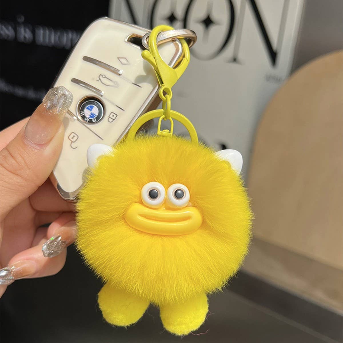 BIG MOUTH SMALL BRIQUETTE CAR KEYCHAIN PENDANT_CWMM2509