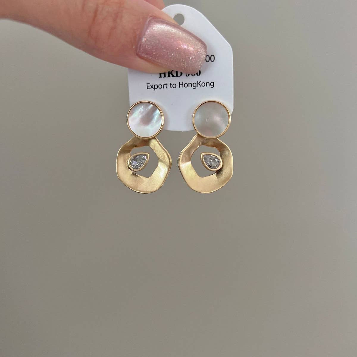 ADVANCED SHELL ROUND PENDANT EARRINGS_CWAJE1354