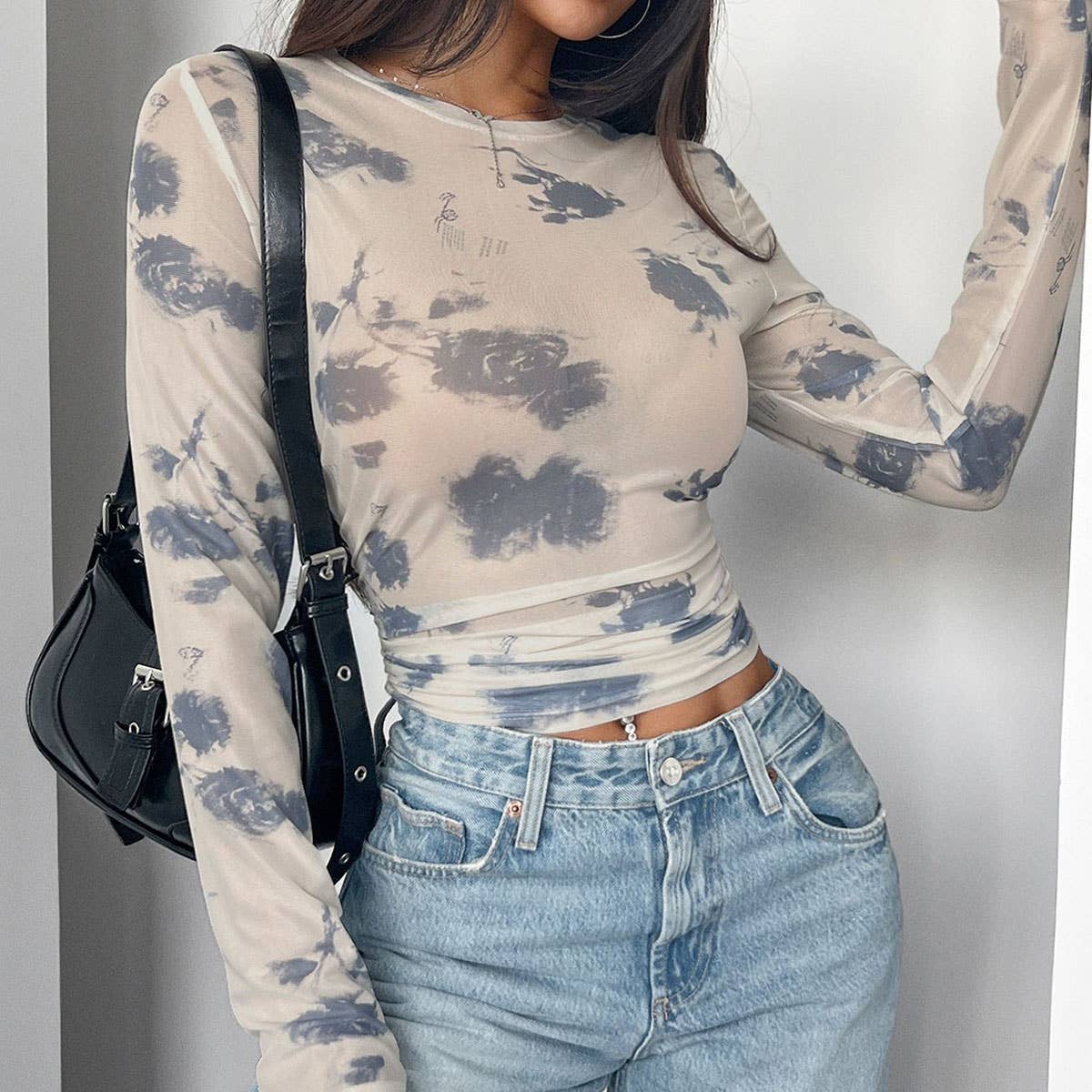 FLORAL PRINT MESH LONG SLEEVE FITTED CROP TOP_CWTBLL3428