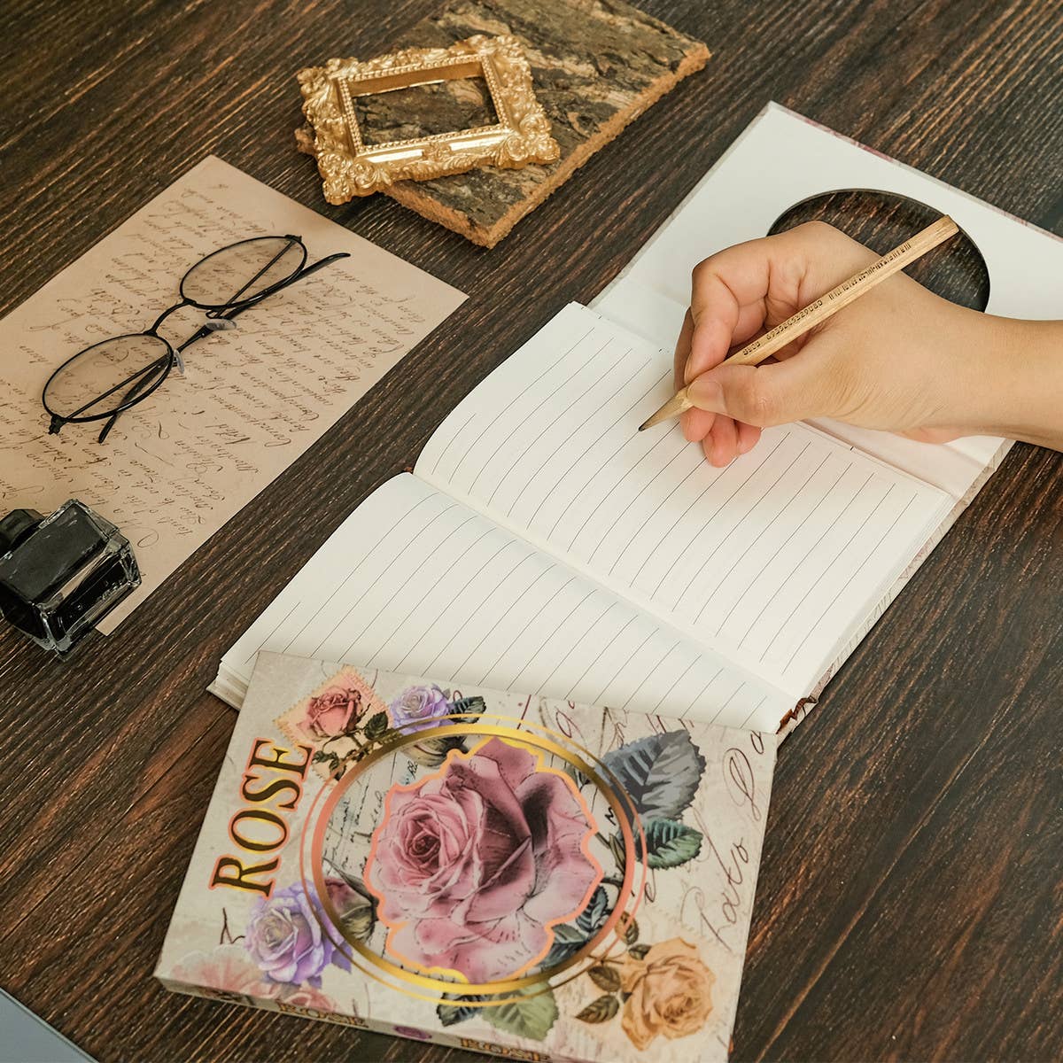Vintage Rose Portable Notebook_Cwmm1838