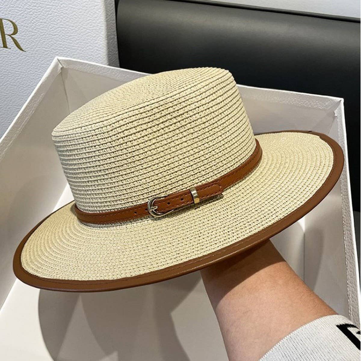 FLAT TOP FASHION STRAW HAT WITH BELT_CWAH3400