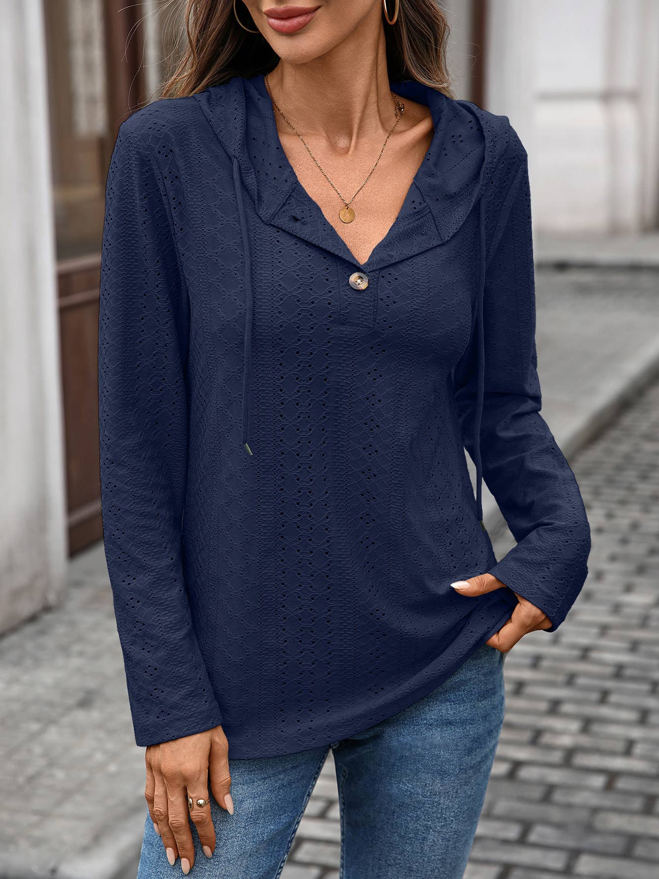 Solid-Color Hooded Long-Sleeved Sweatshirt