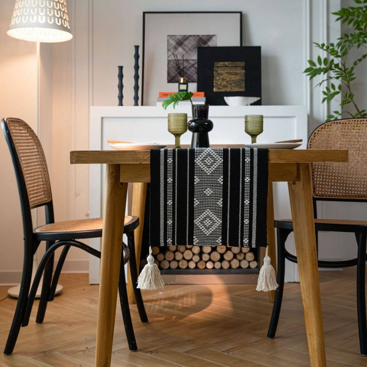 GEOMETRIC TASSEL HOLIDAY TABLE RUNNER_CWMM0994