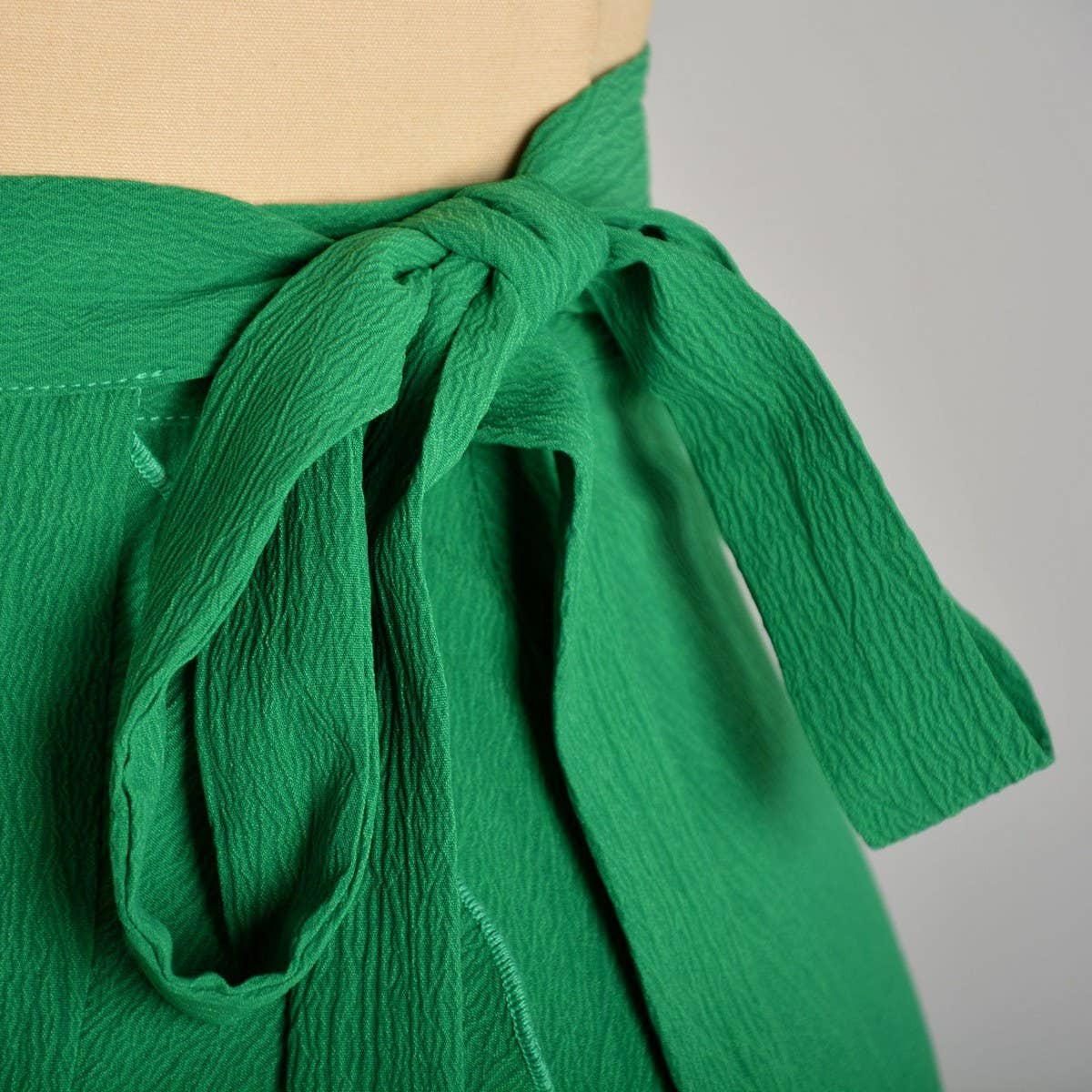 ONE PIECE SKIRT SOLID COLOR RUFFLED SHORT SKIRT_CWAB4812