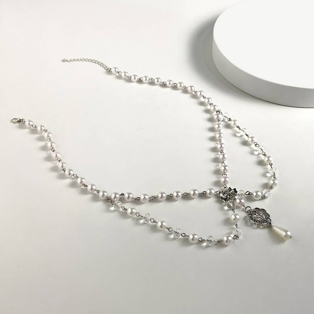 PEARL BEADED NECKLACE WITH PENDANT_CWAJE1157
