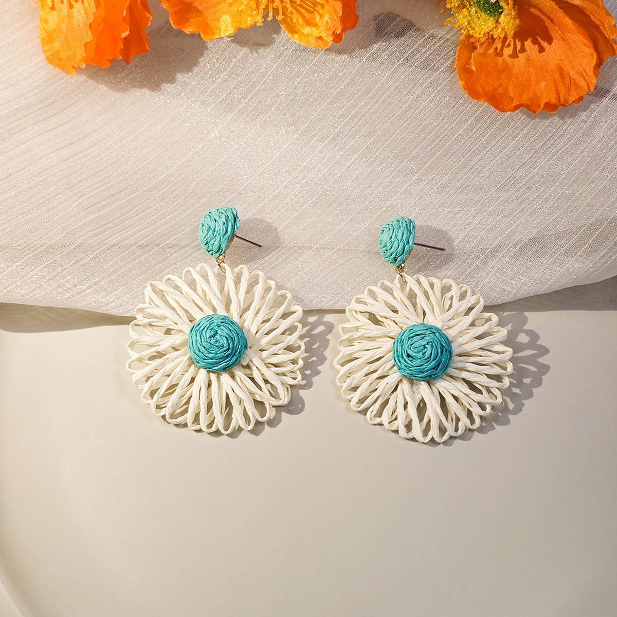 HAND WOVEN CONTRASTING FLOWER EARRINGS_CWAJE1871