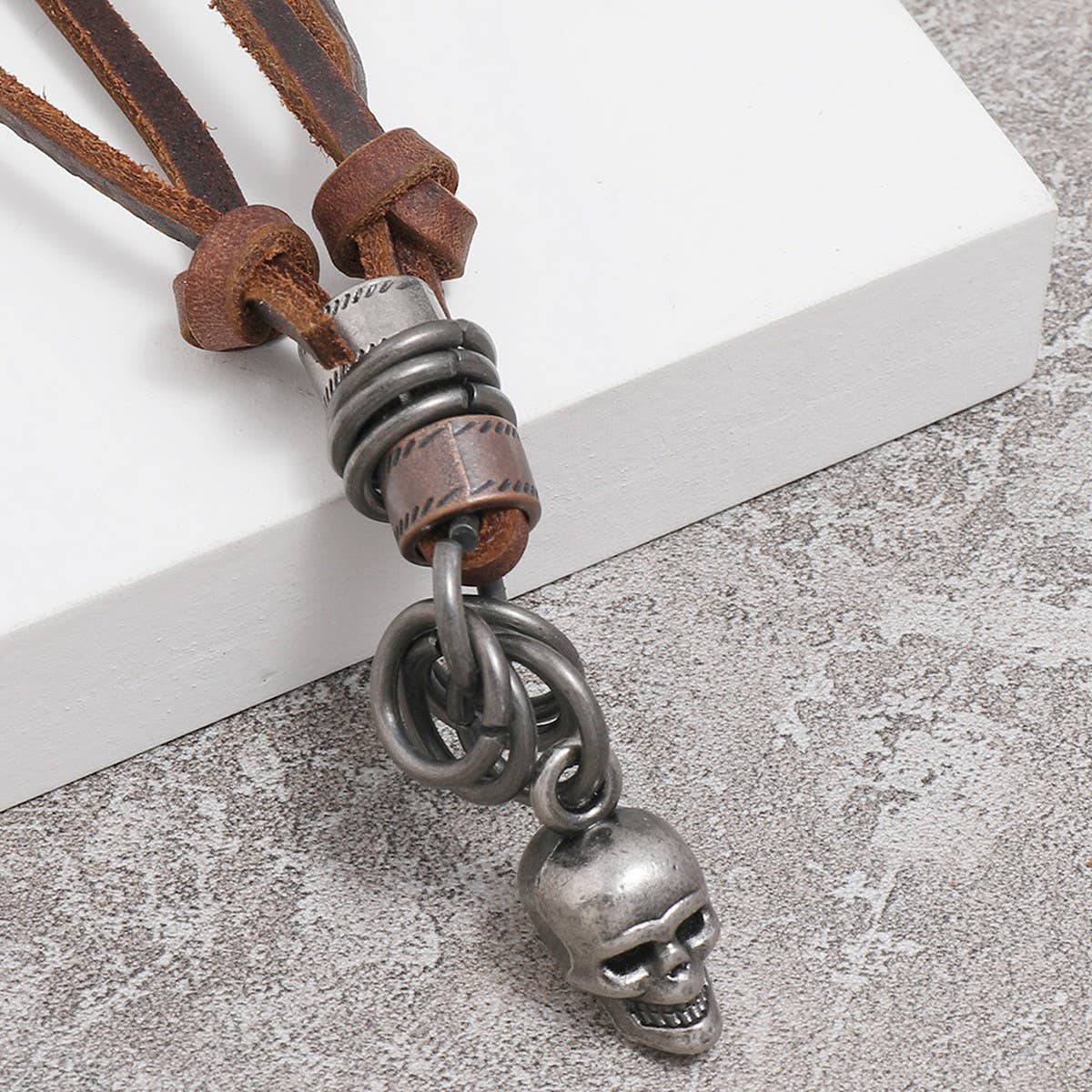CREATIVE DESIGN VINTAGE SKULL LEATHER NECKLACE_CWMM4590