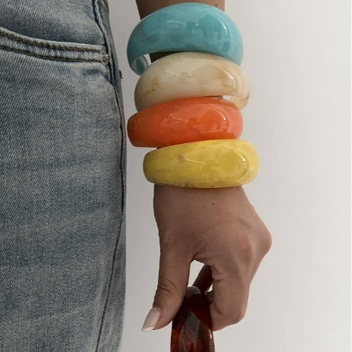 Textured Irregular Acrylic Cuff Bracelet_Cwmm3087