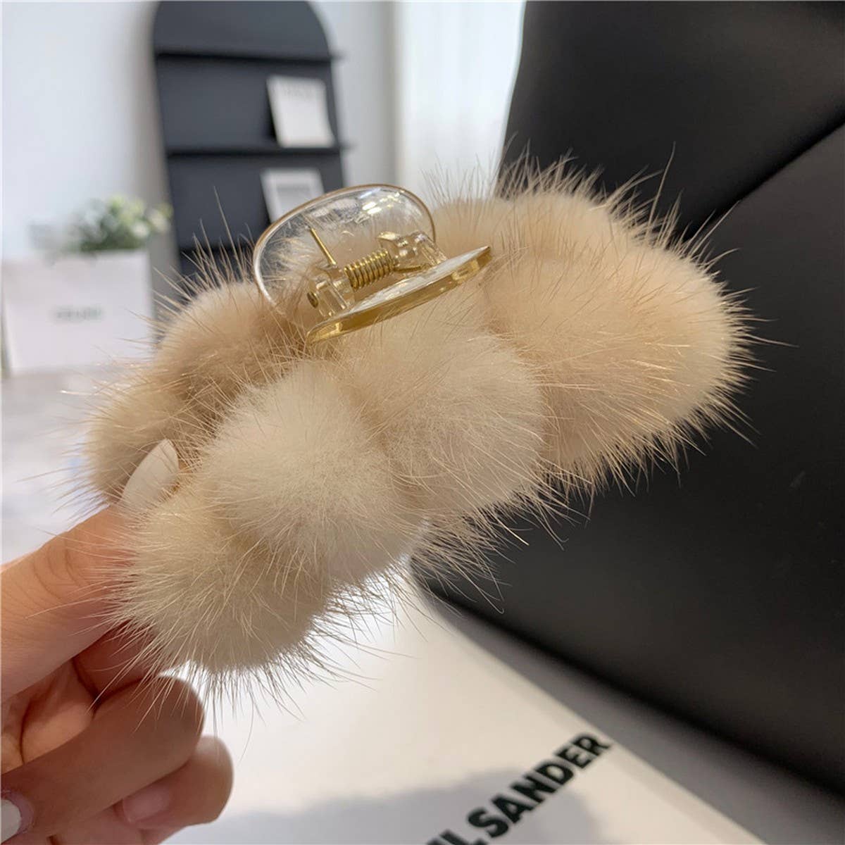 REAL MINK FUR HAIR CLAW CLIP FOR WINTER HAIRSTYLES_CWAHA3321