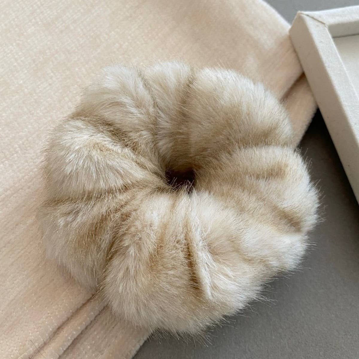 FAUX MINK PLUSH HAIRBAND HAIR ACCESSORIES_CWAHA4041
