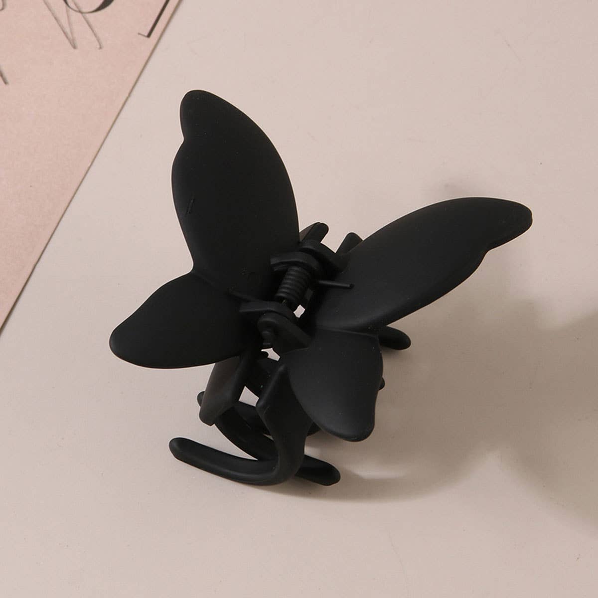 MATTE BUTTERFLY HAIR CLAW CLIP STRONG STYLISH_CWAHA0087